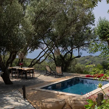 Ξενοδοχείο με διαμερίσματα Licciola 4*