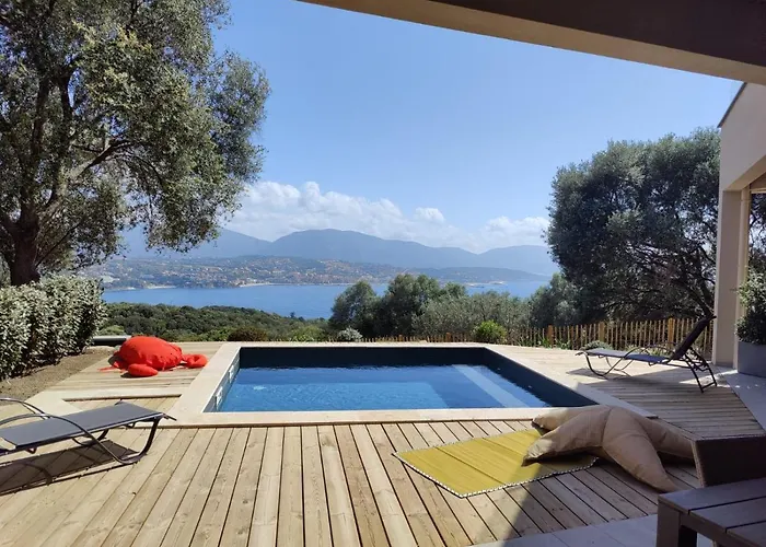 Licciola Aparthotel 4*